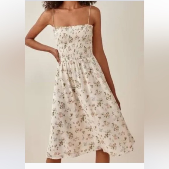 Reformation Dresses & Skirts - Reformation sable smocked tie shoulder dress